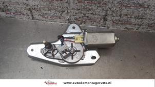 O161061 Gebruikte motor ruitenwisser achter Mazda 2.