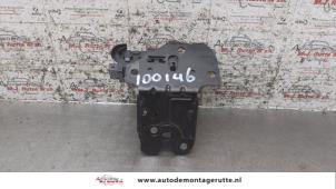 O161073 Gebruikte slotmechaniek achterklep Audi A4