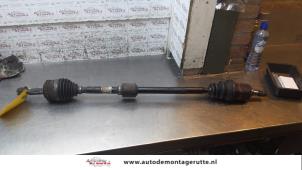 O161123 Gebruikte steekas rechts-voor Kia Cee'D