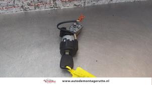 O161195 Gebruikte sleutel+contactslot Peugeot 207