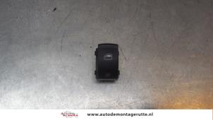 Gebruikte Ruit schakelaar elektrisch Audi A3 Sportback (8PA) 2.0 TDI 16V Prijs op aanvraag aangeboden door Autodemontage M.J. Rutte B.V.