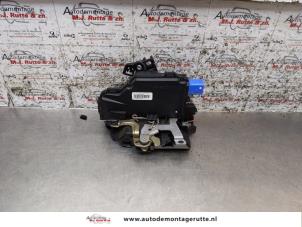 O161224 Gebruikte portierslot mechaniek 4deurs rechts-achter Skoda Fabia
