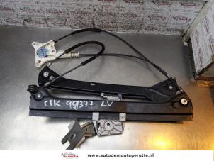 O161252 Gebruikte ruitmechaniek 2deurs rechts-voor Mercedes CLK
