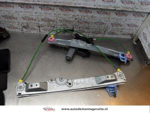 O161322 Gebruikte ruitmechaniek 2deurs links-voor Opel Corsa
