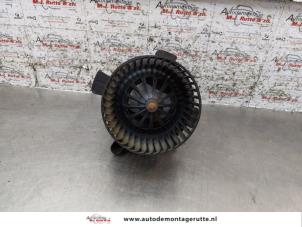 Gebruikte Kachel Ventilatiemotor Peugeot 307 CC (3B) 1.6 16V Prijs op aanvraag aangeboden door Autodemontage M.J. Rutte B.V.