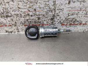 O161486 Gebruikte sleutel+contactslot Opel Agila