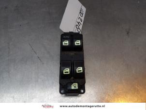 O161562 Gebruikte combischakelaar ramen Mazda 2.
