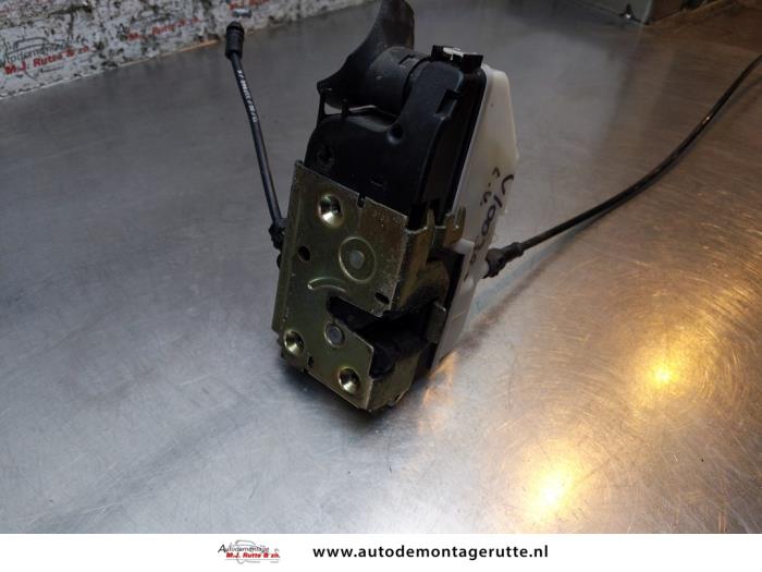 Deurslot Mechaniek 4Deurs links-voor van een Renault Espace (JK) 3.5 V6 24V Phase I 2006