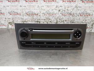 Gebruikte Radio Fiat Grande Punto (199) 1.4 16V Prijs op aanvraag aangeboden door Autodemontage M.J. Rutte B.V.