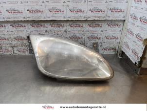 O161665 Gebruikte rechter koplamp Hyundai Lantra