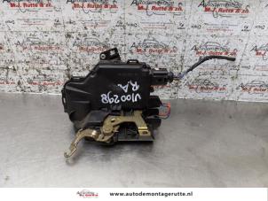 O161728 Gebruikte portierslot mechaniek 4deurs rechts-achter Seat Leon