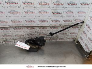 O161735 Gebruikte slotmechaniek portier 4deurs rechts-achter Volvo V70