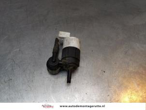 O161748 Gebruikte ruitensproeierpomp voor Nissan Micra