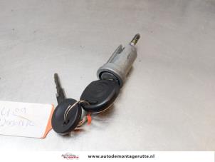O161807 Gebruikte kontaktslot+sleutel Suzuki Wagon R+