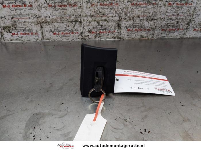 Gebruikte Elektronisch kontaktslot BMW 3-Serie O161884