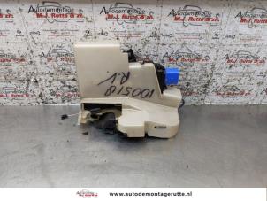 O161932 Gebruikte deurslot mechaniek 2deurs rechts Volkswagen Polo
