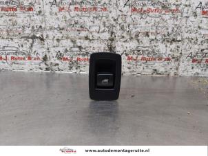 O161992 Gebruikte raam schakelaar elektrisch BMW 3-Serie