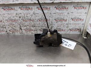 O162113 Gebruikte portierslot mechaniek 4deurs rechts-achter Renault Clio