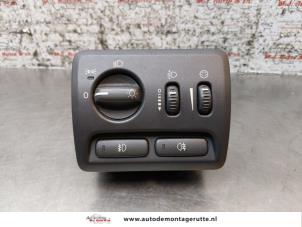 Gebruikte Licht Schakelaar Volvo V70 (SW) 2.4 20V 140 Prijs op aanvraag aangeboden door Autodemontage M.J. Rutte B.V.