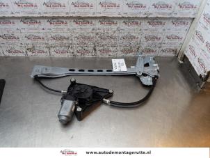 O162268 Gebruikte ruitmechaniek 4deurs links-voor Peugeot 108