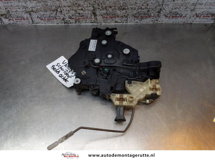 Gebruikte Schuifdeur Slotmechaniek rechts Volkswagen Caddy O162411
