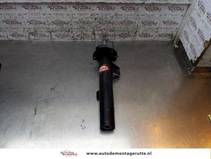 O162447 Gebruikte schokbreker links-voor BMW 3-Serie