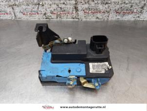 O162486 Gebruikte deurslot mechaniek 4deurs links-voor Volvo XC90