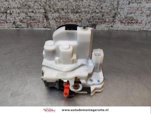 O162561 Gebruikte slotmechaniek achterdeur bus-bestel Fiat Doblo