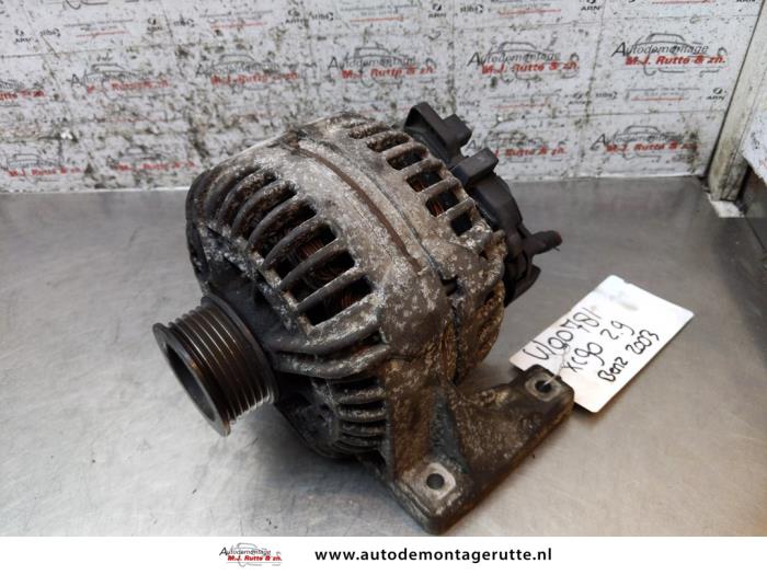 Alternator van een Volvo XC90 I 2.9 T6 24V 2003