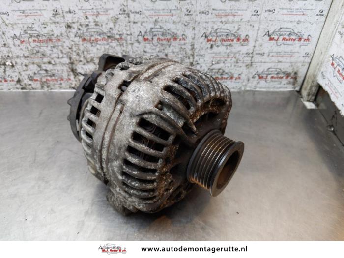 Alternator van een Volvo XC90 I 2.9 T6 24V 2003