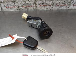 Gebruikte Kontaktslot + Sleutel Peugeot 107 1.0 12V Prijs op aanvraag aangeboden door Autodemontage M.J. Rutte B.V.