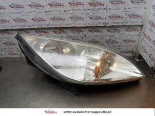 O162875 Gebruikte rechter koplamp Mitsubishi Colt