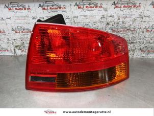 O162891 Gebruikte achterlicht rechts Audi A4