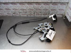 O162947 Gebruikte portierslot mechaniek 4deurs rechts-achter Hyundai H300