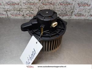 Gebruikte Kachel Ventilatiemotor Hyundai Accent 1.4i 16V Prijs op aanvraag aangeboden door Autodemontage M.J. Rutte B.V.