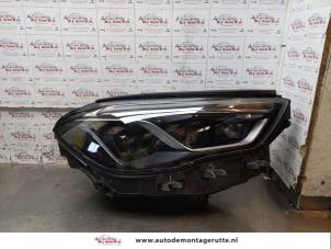 Gebruikte Koplamp rechts Mercedes GLA (H247) 1.3 180 Turbo 16V Prijs € 1.346,34 Margeregeling aangeboden door Autodemontage M.J. Rutte B.V.