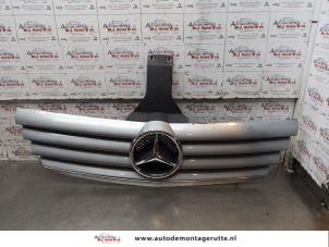 O163241 Gebruikte grille Mercedes C-Klasse