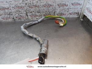 O163269 Gebruikte kontaktslot+sleutel Peugeot 205