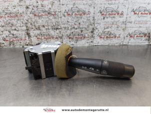 O163273 Gebruikte richtingaanwijzer schakelaar Peugeot 205