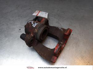 O163353 Gebruikte remklauw (tang) rechts-voor BMW Mini One