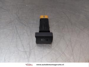 O163392 Gebruikte schakelaar mistlamp Kia Carens
