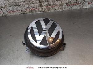 Gebruikte Handgreep Achterklep Volkswagen Golf V (1K1) 1.6 FSI 16V Prijs op aanvraag aangeboden door Autodemontage M.J. Rutte B.V.