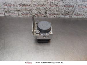 O163427 Gebruikte abs pomp Ford KA
