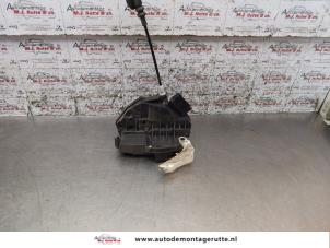 O163435 Gebruikte portierslot mechaniek 4deurs rechts-voor Ford Fiesta