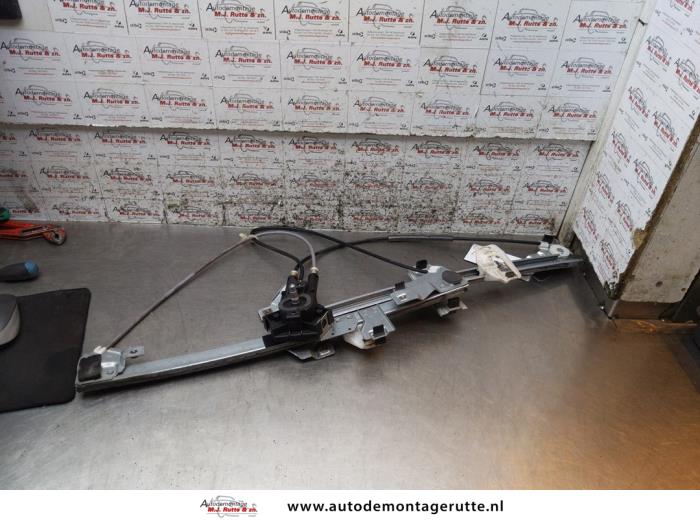 Gebruikte Ruitmechaniek 2Deurs links-voor Seat Inca O163436