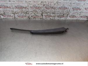O163444 Gebruikte ruitenwisserarm achter Skoda Fabia
