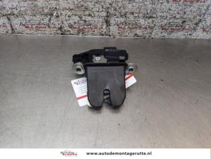 O163450 Gebruikte achterklep slotmechaniek Skoda Fabia