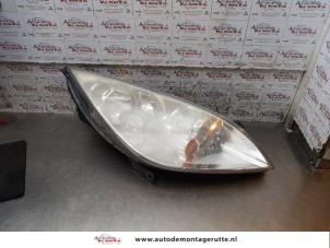 O163459 Gebruikte rechter koplamp Mitsubishi Colt