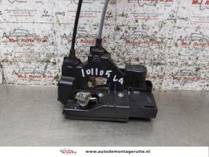O163480 Gebruikte slotmechaniek portier 4deurs links-achter Chevrolet Spark