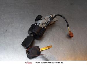 O163521 Gebruikte kontaktslot+sleutel Citroen C2